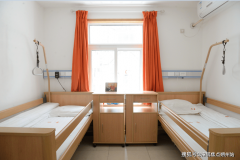 选择正轨合质齐备的供应商